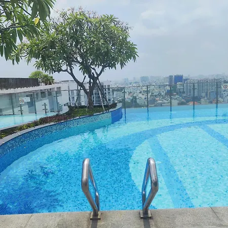 Botanica Premier - Apartment With Swimming Pool, Near The Airport